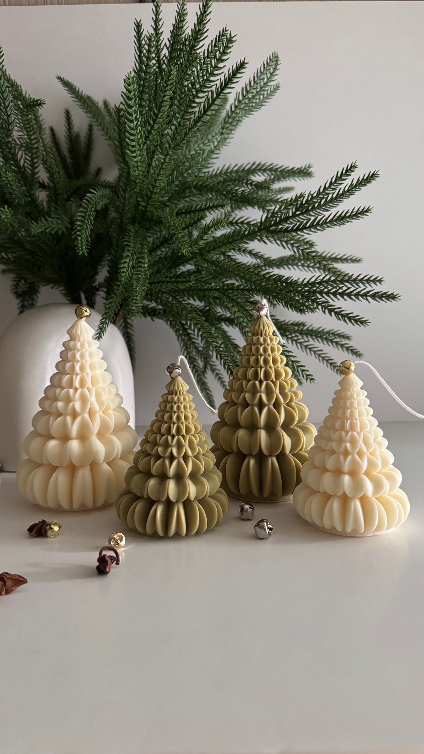 Holly Jolly Christmas Tree